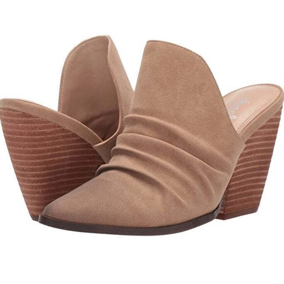 Charles by Charles David Nellie Slip on Mule Biscotti 6.5M - Picture 1 of 7